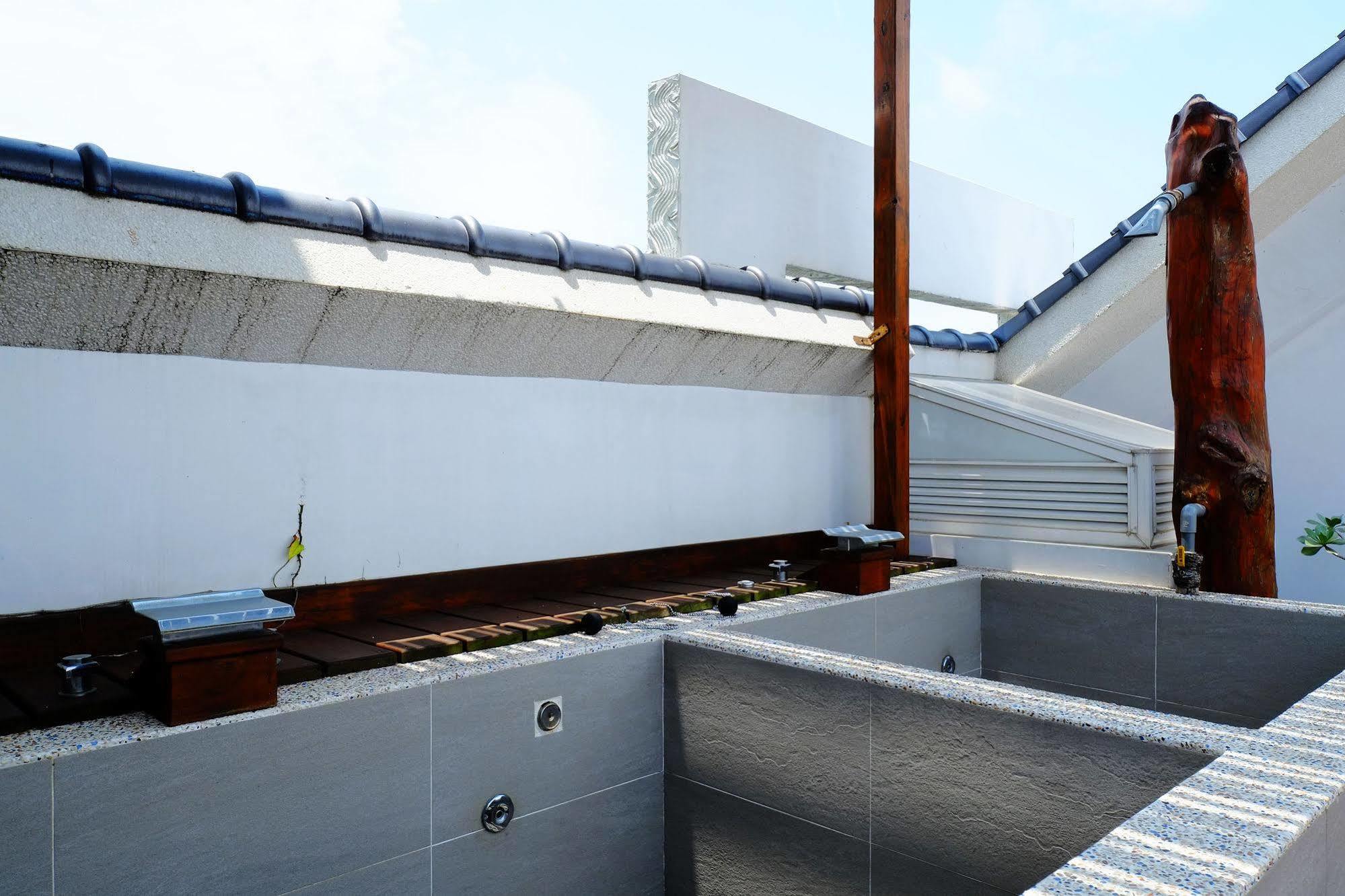 Cloud Inn Hengchun South Gate Exterior photo